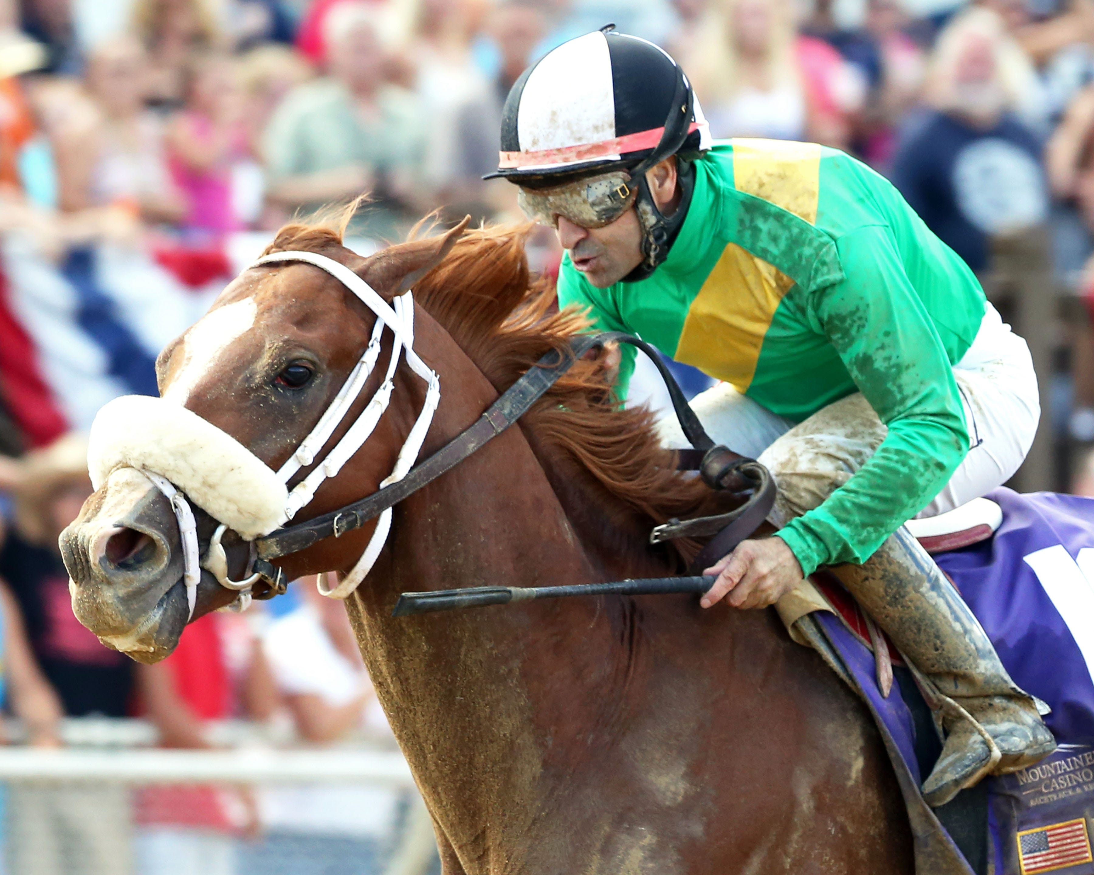 Pletcher works two for Discovery